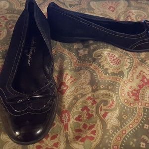 Salvatore Ferragamo 9 black Italian leather flats